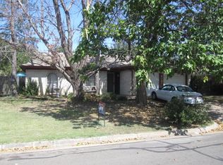 6201 Springwood Dr, Arlington, TX 76001