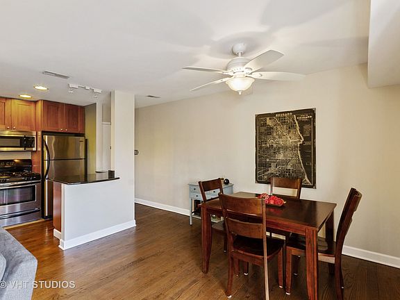 5th image of 2045 N Larrabee St APT 7301