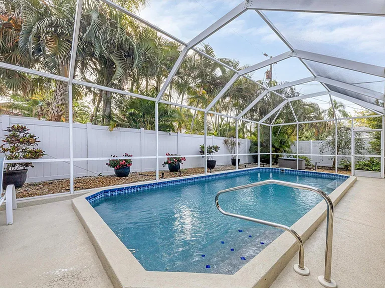 521 Beach Park Blvd — Photo 33