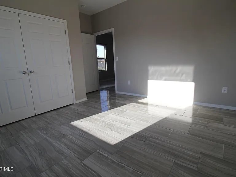 517 Val Verde St #B — Photo 24