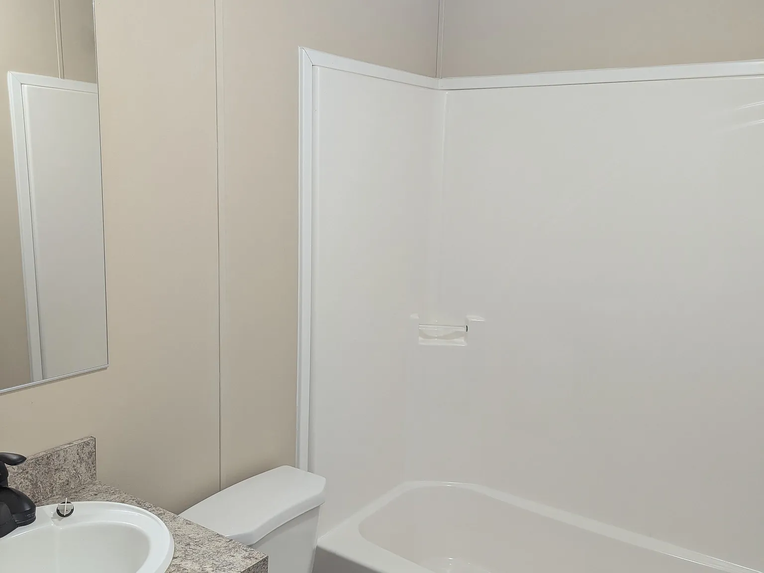 3 bed, 1120 sqft, $1,000 — Photo 3