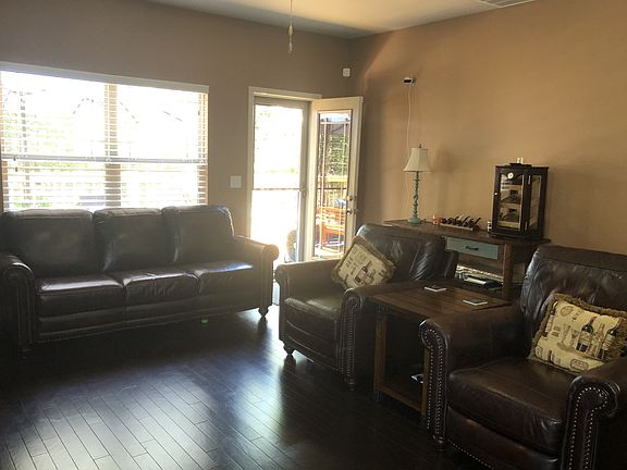 4th image of 4212 Brookline Dr