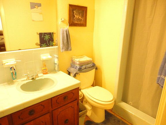 3rd image of 3218 N 19th 1/2 St