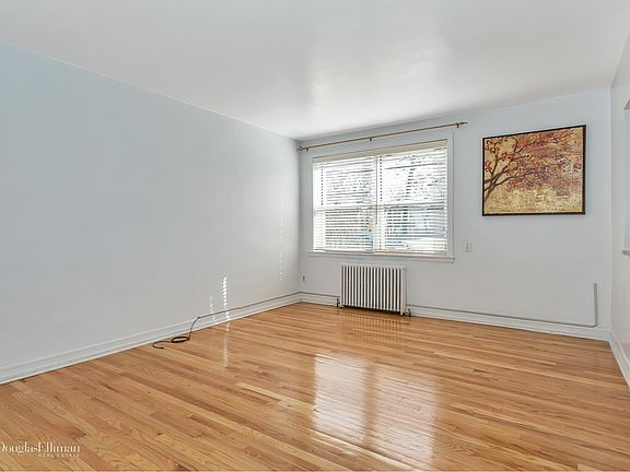 5th image of 181 Warner Ave