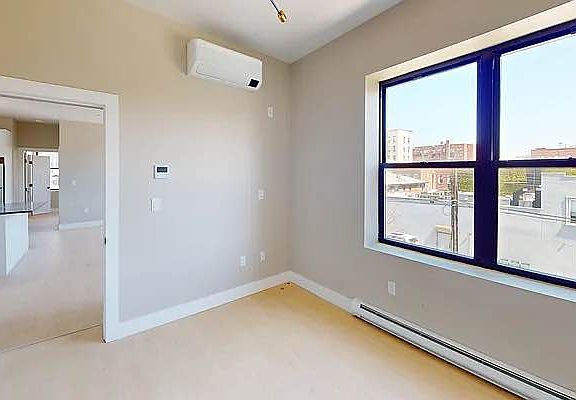 3rd image of 2076 E 17th St Unit 2C