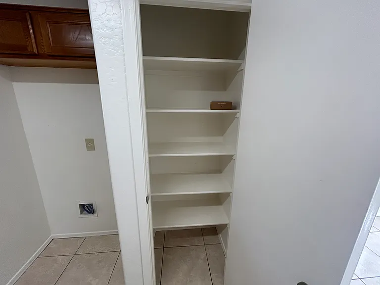 7028 S 46th Dr — Photo 13