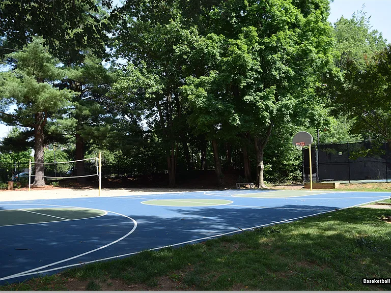 8350 Greensboro Dr #1017 — Photo 15