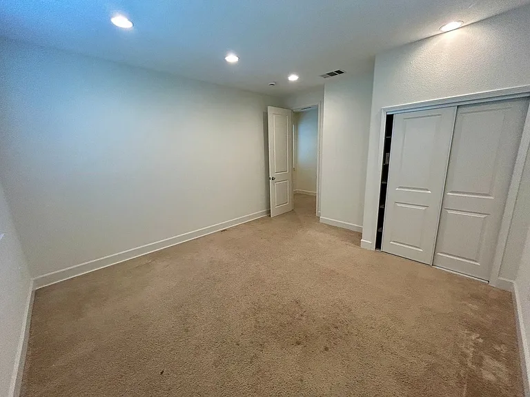 462 E Main Ave — Photo 9