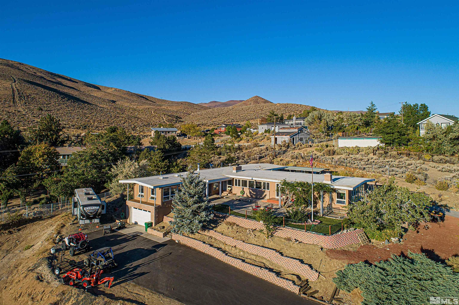 450 E Bonanza Dr photo 1