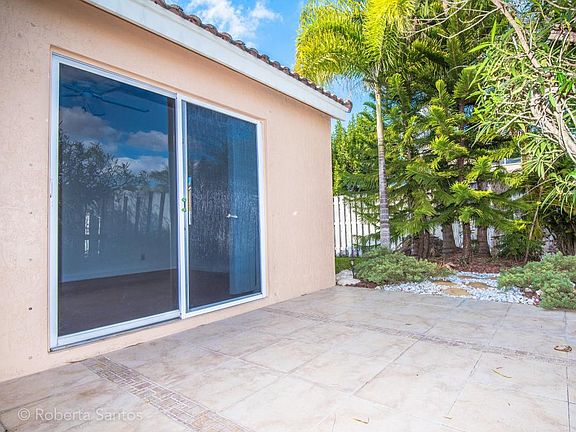 4th image of 1580 Salerno Cir