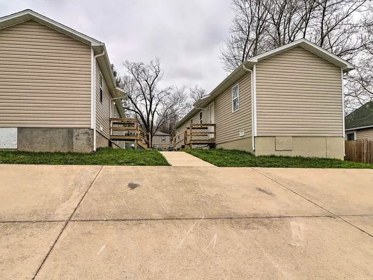924 Renfrow St — Photo 19