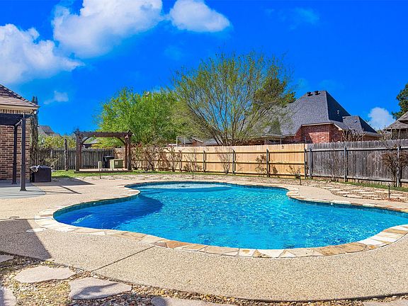 2nd image of 9572 Rochel Dr