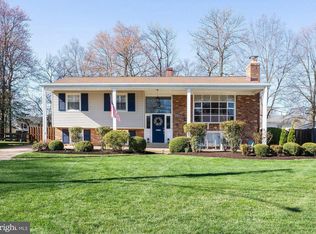 1117 Anesbury Ln, Alexandria, VA 22308