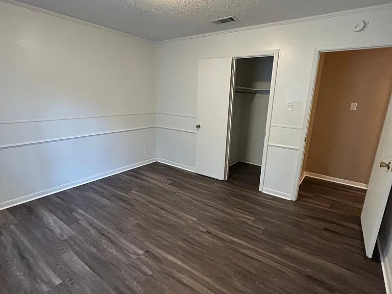 1203 Blueridge Pkwy — Photo 11