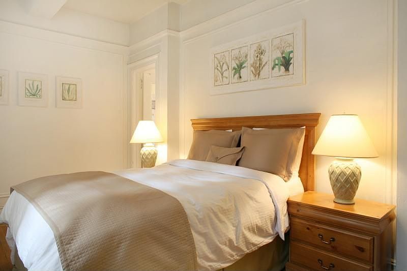 2nd image of 21 W 58th St APT 6B