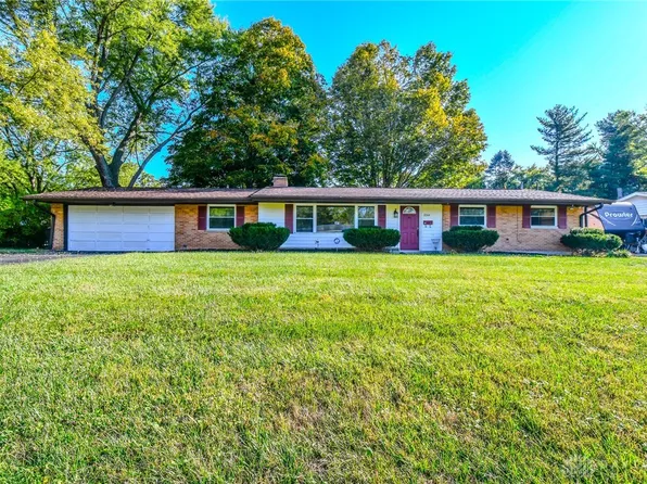 2264 S Linda Dr, Bellbrook, OH 45305