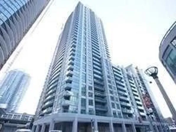 19 Grand Trunk Cres, Toronto, ON