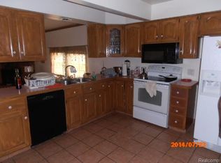 4165 Quillen Ave, Waterford, MI 48329