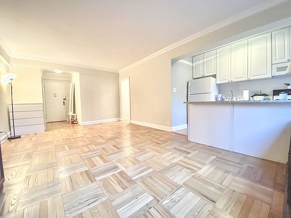 4th image of 45 W 10th St APT 3