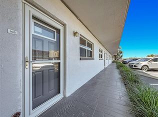 3018 59th St S APT 102, Gulfport, FL 33707