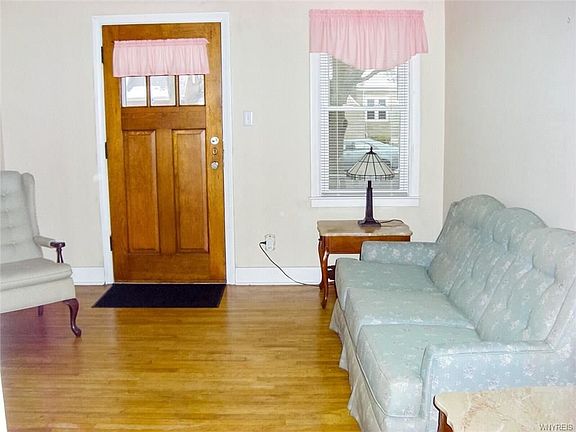 5th image of 3218 Niagara Ave