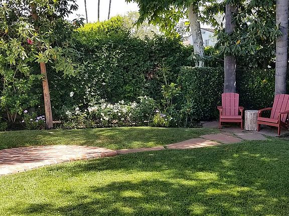 4th image of 366 N Las Palmas Ave