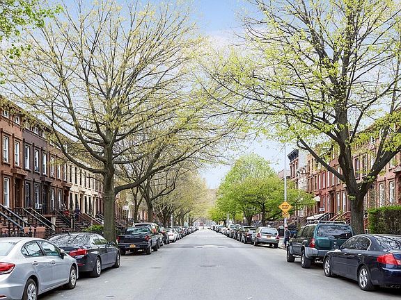 5th image of 74 Hart St