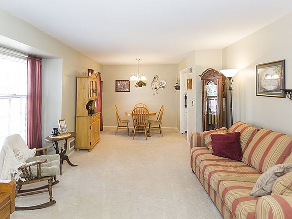 5th image of 10925 Harrison St