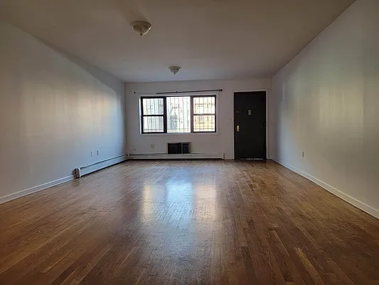 Rented by Premier Metro Realty Corp | media 14