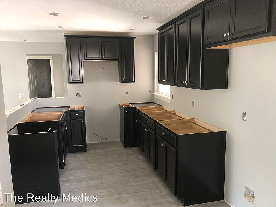 1st image of 1195 Acorn Ct