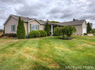 5125 Dio Dr, Cedar Springs, MI 49319