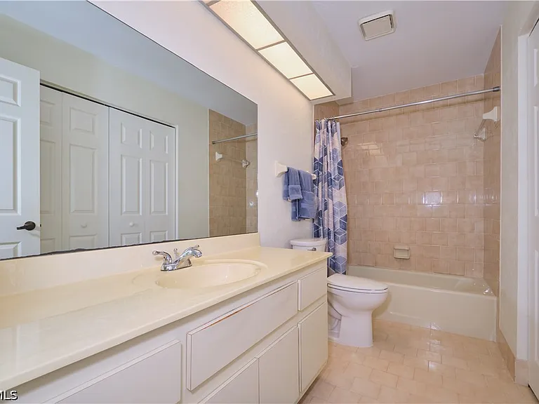 5510 SW 4th Pl #503 — Photo 28