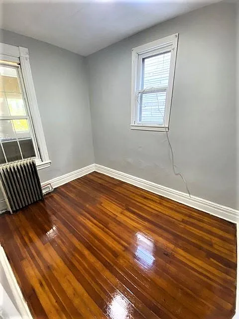 467 Hudson Ave — Photo 2