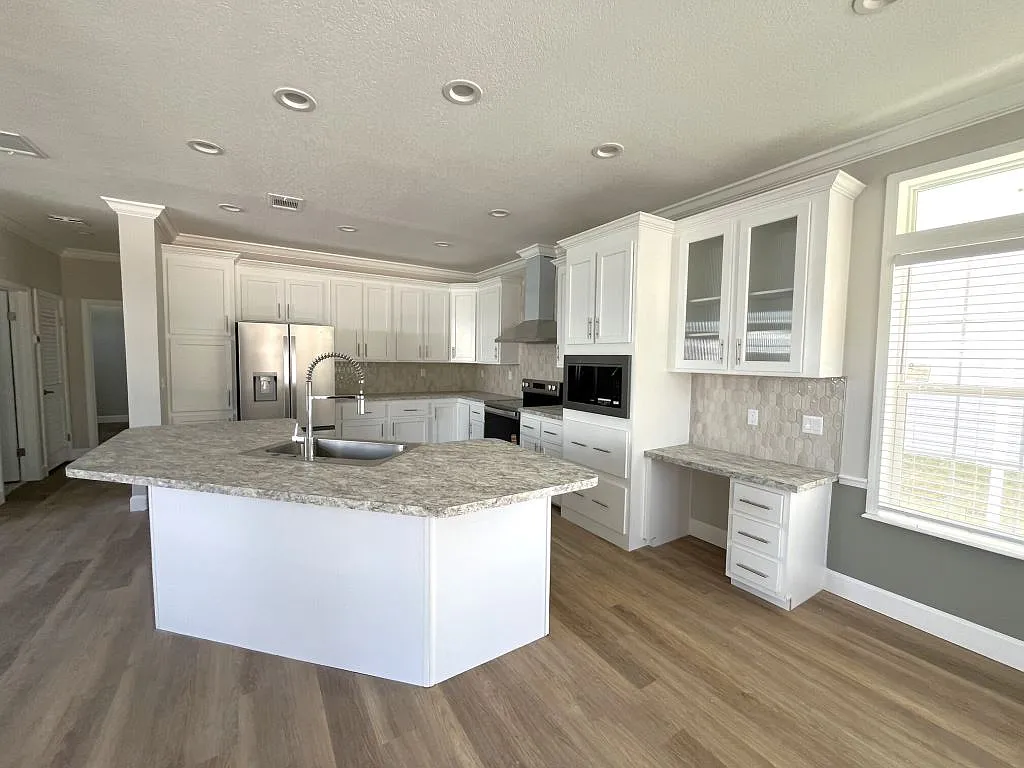 3 bed, 2.0 bath, 1435 sqft, $1,799 — Photo 2