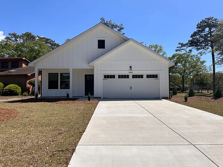 1668 Winding Way SW — Photo 1