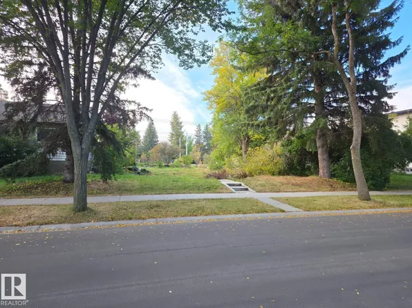 13567 107a Ave NW, Edmonton, AB T5M 2A6