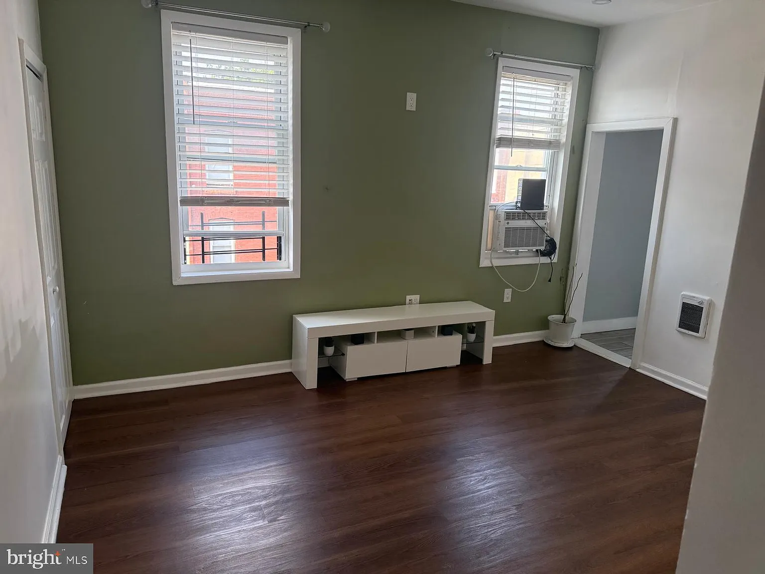 1 bed, 650 sqft, $1,500 — Photo 2