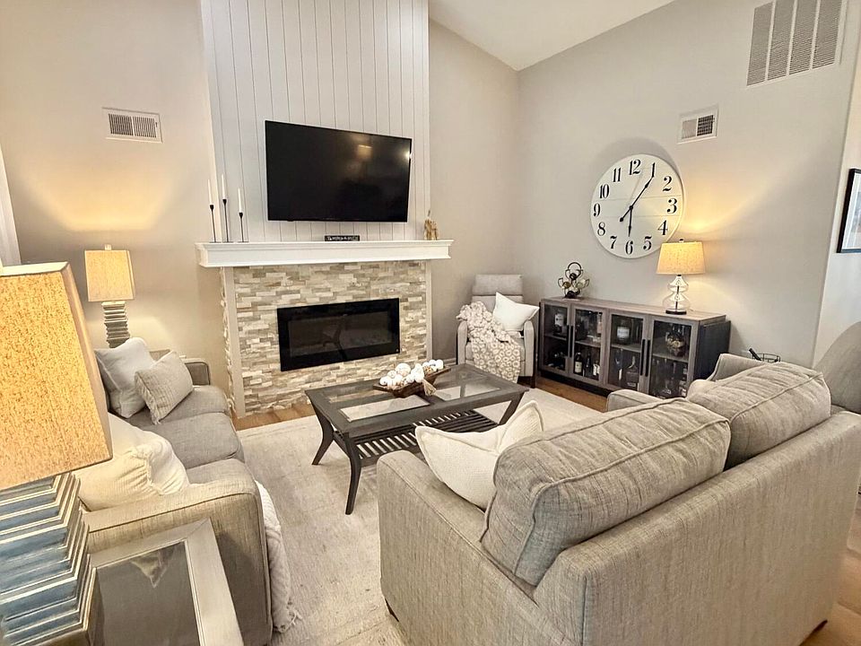 1st image of 1101 Thornbury Lane #B