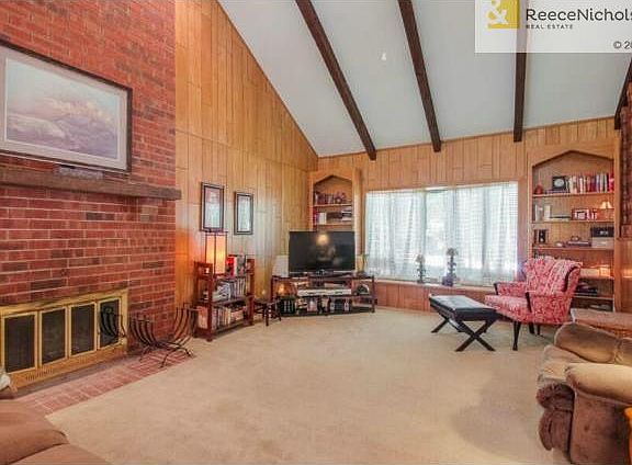 3rd image of 703 NE Cambridge Dr
