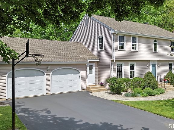 2nd image of 480 Quarry Brook Drive