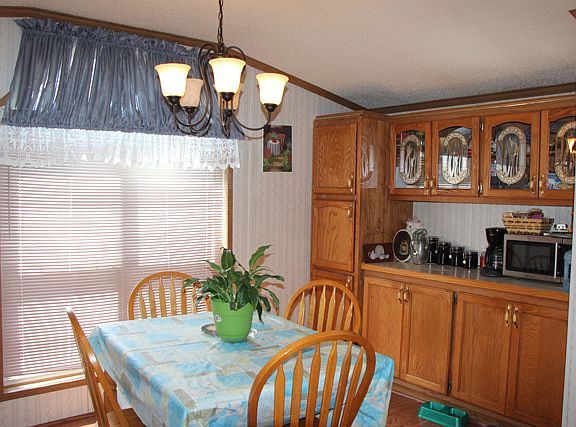 5th image of 223 Linda Cir