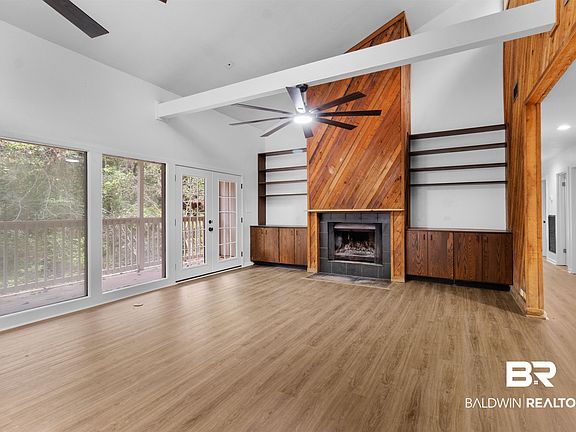 3rd image of 128 Kingswood Dr