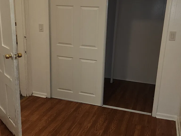 28 Douw St #2 — Photo 9