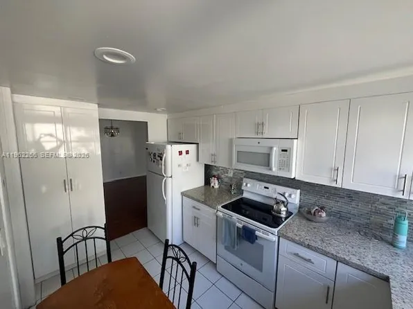 920 NE 199th St #4S, North Miami Beach, FL 33179