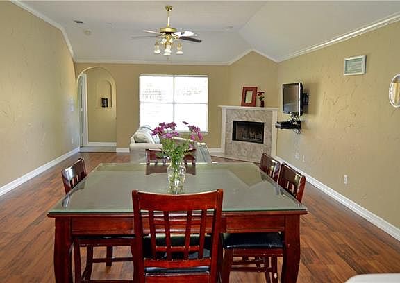 3rd image of 403 Harwood Cir