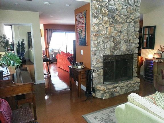 5th image of 676 N Glenn Dr