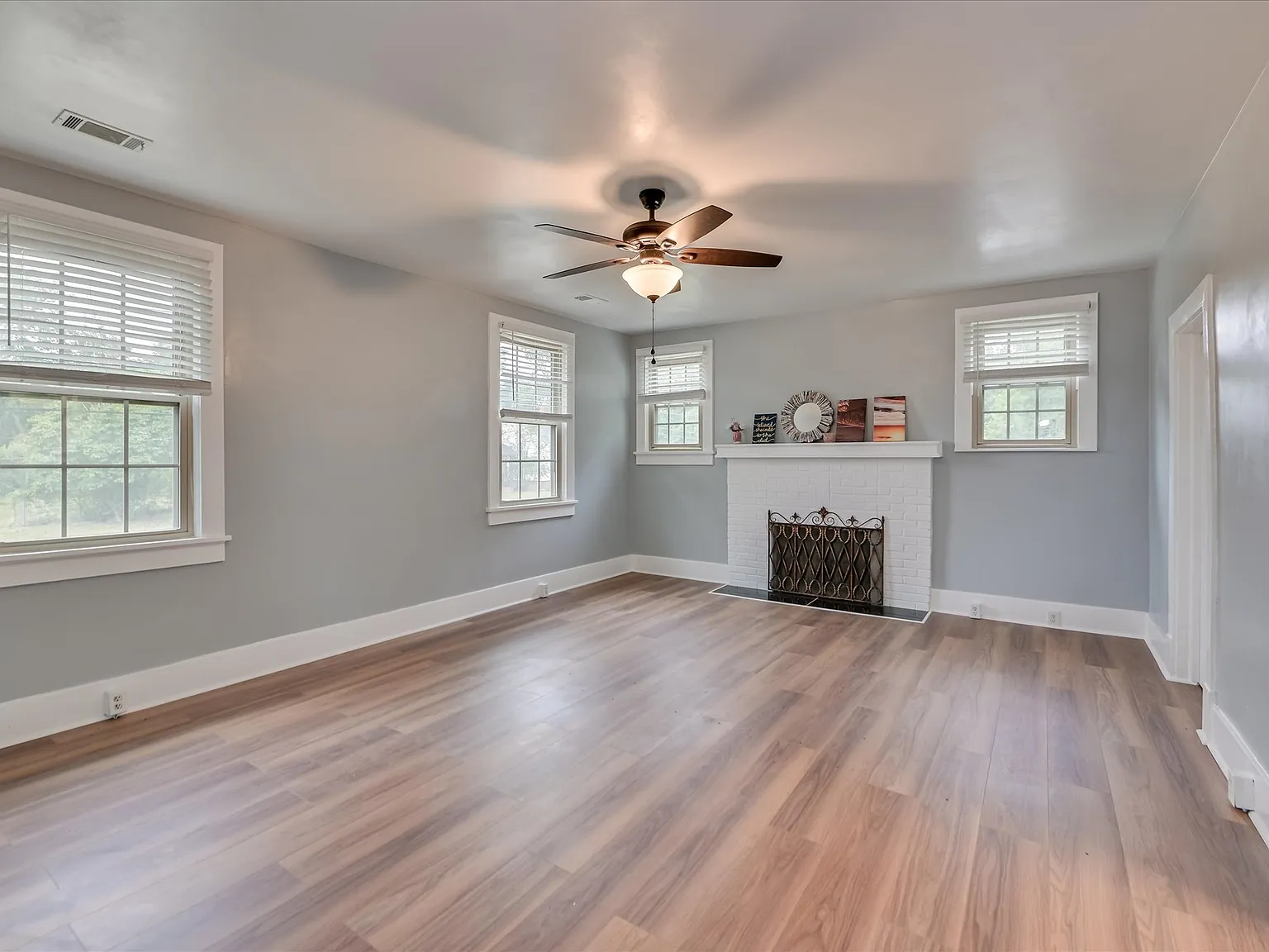 2 bed, 1408 sqft, $1,500 — Photo 3