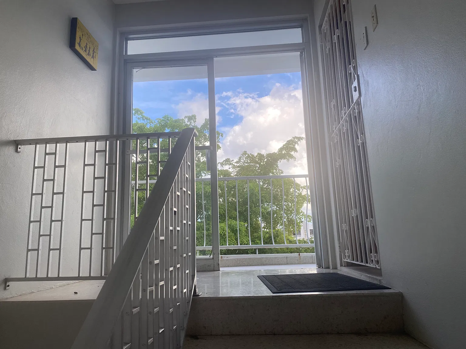 4 bed, 4800 sqft, $3,000 — Photo 3