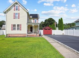 132 N Main St, Beacon Falls, CT 06403