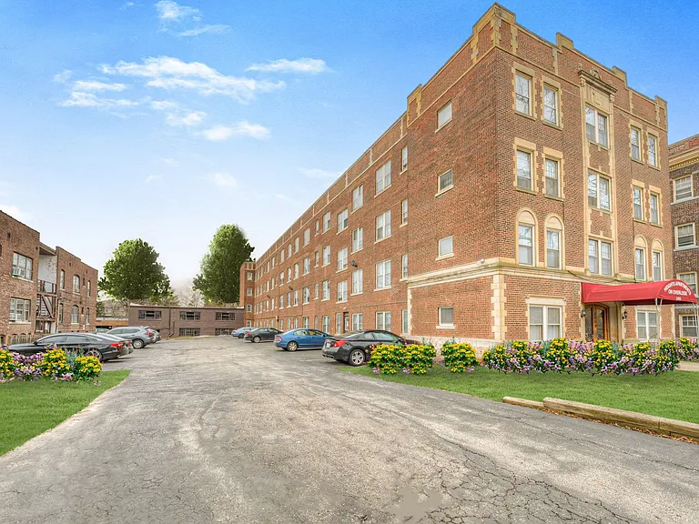 Heights Apartments on Overlook — Photo 25